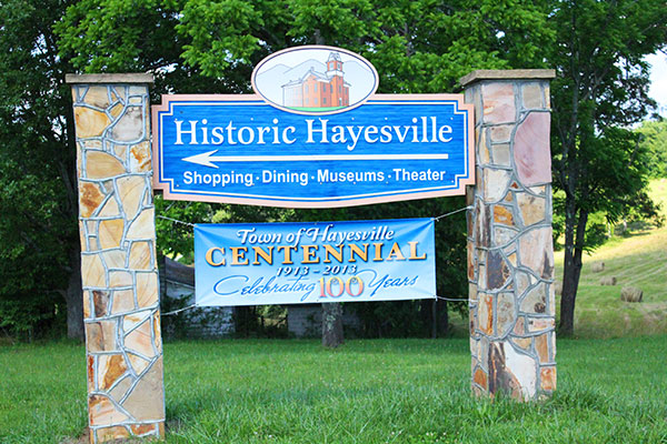 hayesville-nc-welcome-sign